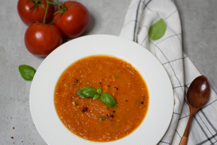 Keptų trintų pomidorų sriuba su morkomis