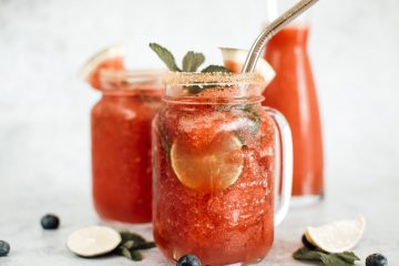 Gaivinantis arbūzų gėrimas su laimu