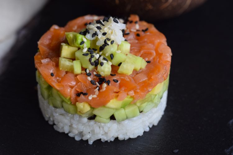 Sushi kitaip: dubenėlyje ir sluoksniuojant